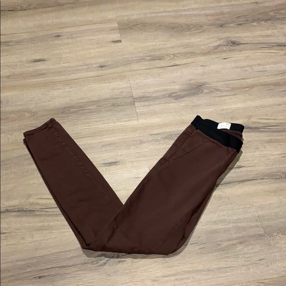 Red elastic, pant looking leggings